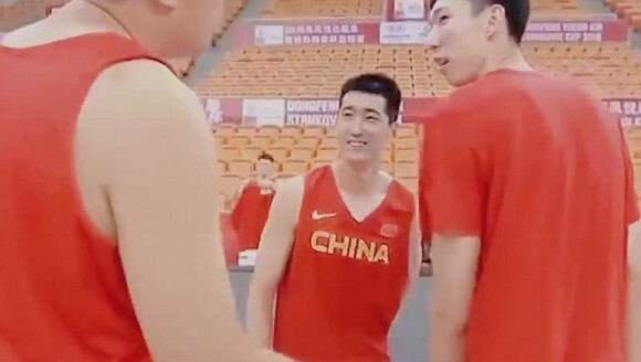 &ldquo;篮球喜剧人&rdquo;的名号 还有比周琦更合适的吗？