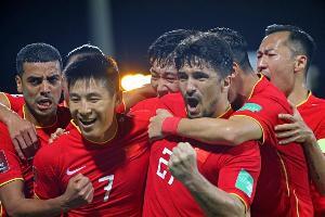 鲁媒预测国足首发：武磊、阿兰领衔锋线，洛国富、颜骏凌首发出战