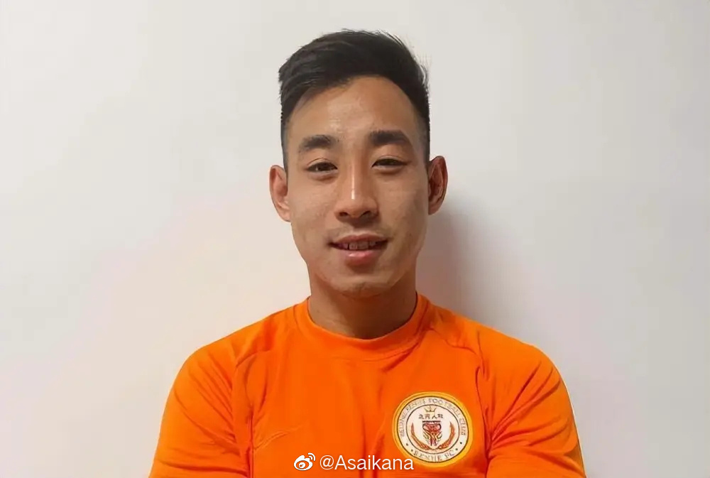 澳籍华裔球员黄振声加盟中甲新军石家庄功夫，成为该队首位外援