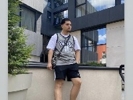 何意？欧文社媒晒出两张球迷身穿其11号篮网球衣的图片
